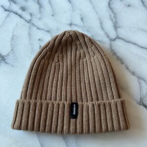 FINISTERRE men’s beanie in brown/tan